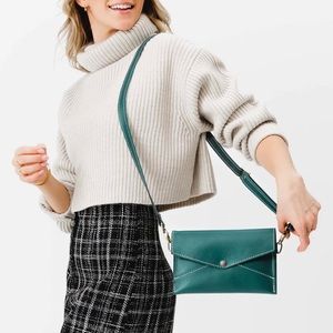 🦚Portland Leather Company Envelope crossbody/wristlet in peacock 🦚
